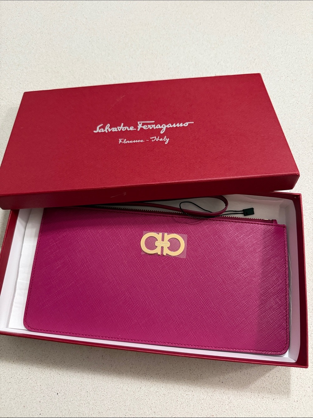 NIB Salvatore Ferragamo Fuchsia Gancini Zip Clutch-Authentic